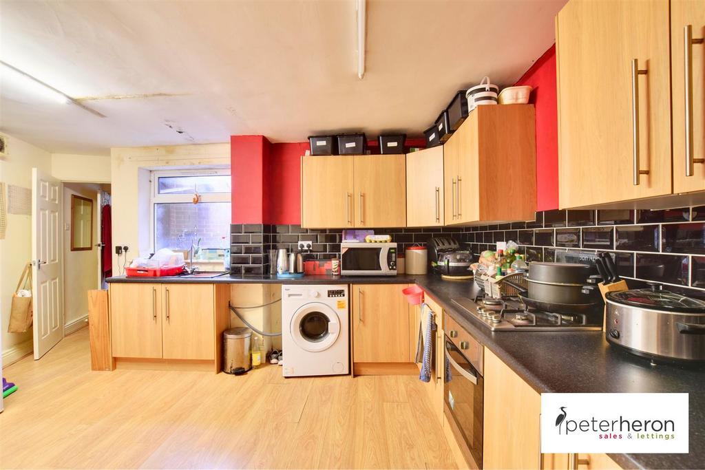 Breakfasting Kitchen