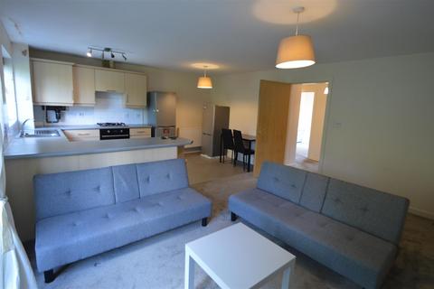 2 bedroom house to rent, Newbold Walk, Manchester M15