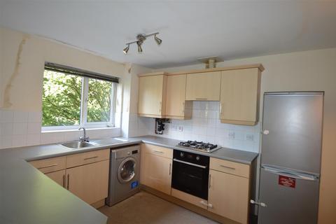 2 bedroom house to rent, Newbold Walk, Manchester M15