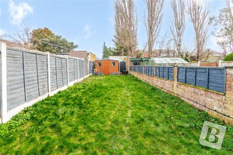 26 Richards Avenue, Romford, RM7 9ES