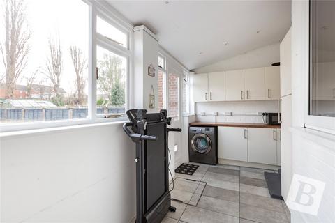 26 Richards Avenue, Romford, RM7 9ES