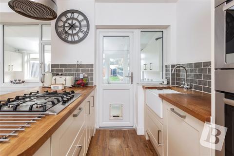 26 Richards Avenue, Romford, RM7 9ES