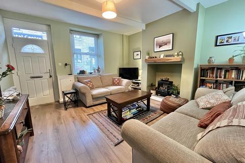 2 bedroom end of terrace house for sale, Kershaw Street, Glossop