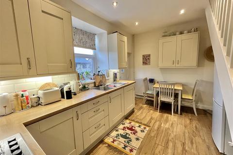 2 bedroom end of terrace house for sale, Kershaw Street, Glossop