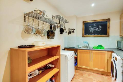 1 bedroom flat to rent, Botolph Alley, City, London, EC3R