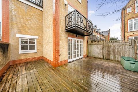 5 bedroom house to rent, Tennyson Street Battersea SW8