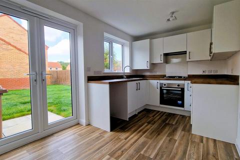 2 bedroom house to rent, Sir Leo Schultz Road, Hull