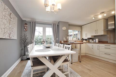 29 Barton Close, Knaphill, Woking, GU21 2FD