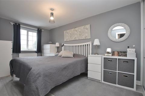 29 Barton Close, Knaphill, Woking, GU21 2FD