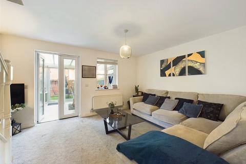 2 bedroom end of terrace house for sale, Lyneham Drive, Quedgeley, Gloucester, Gloucestershire, GL2