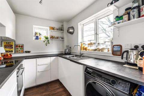 2 bedroom maisonette for sale, Limeway Terrace, Dorking, Surrey, RH4