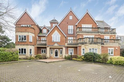 3 bedroom apartment for sale, Dellwood Park, Caversham, Reading