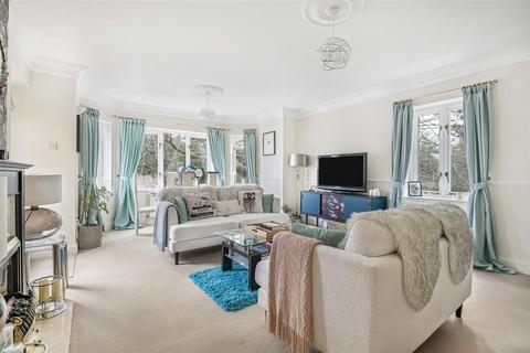 3 bedroom apartment for sale, Dellwood Park, Caversham, Reading