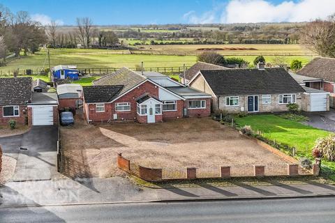 3 bedroom detached bungalow for sale, High Road, Roydon, Diss