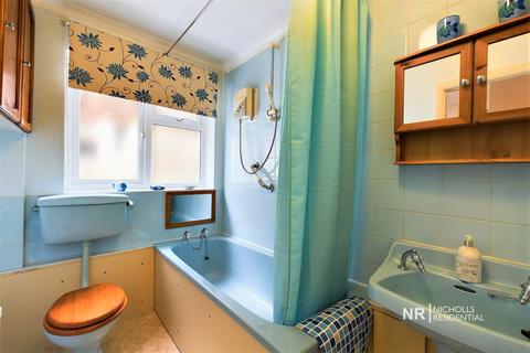 65a Leatherhead Road, Chessington, KT9 2HP