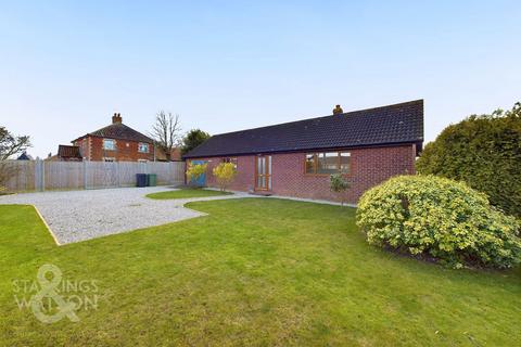 2 bedroom detached bungalow for sale, High Road, Bressingham, Diss