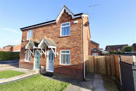 2 bedroom semi-detached house for sale, Canterbury Drive, Hull