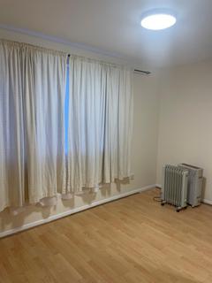 1 bedroom flat to rent, Gurney Close, Barking IG11