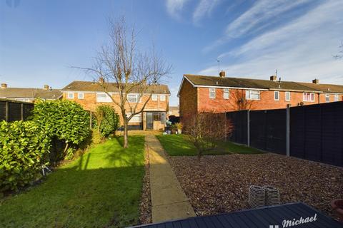 2 bedroom semi-detached house for sale, Priory Crescent, Aylesbury, Buckinghamshire