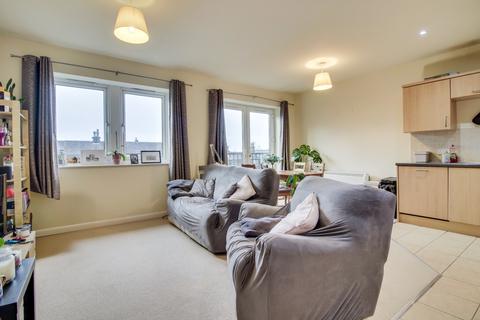 2 bedroom flat for sale, Town Square, Kerry Garth, Horsforth, Leeds, LS18