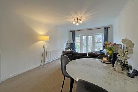 2 bedroom apartment for sale, Highridge Close,  Epsom, KT18