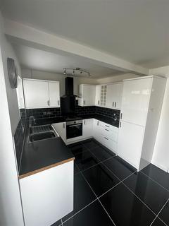 2 bedroom end of terrace house to rent, Glenfall, Bristol BS37