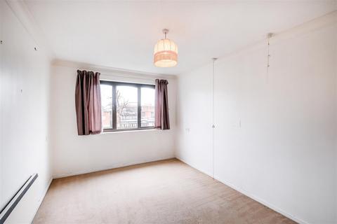 1 bedroom house for sale, High Road, London