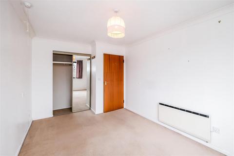 1 bedroom house for sale, High Road, London