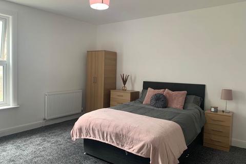 1 bedroom in a house share to rent, Burton Terrace, Beeston, Leeds, SHOW FLAT