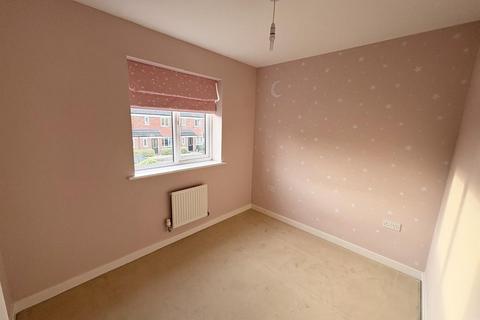 3 bedroom end of terrace house to rent, Saxonbury Way, Peterborough