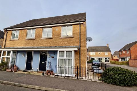 3 bedroom semi-detached house to rent, Pintail Gardens, Hampton Vale, Peterborough