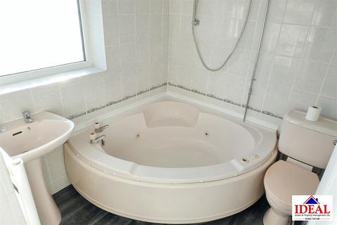 47 Low Lands Walk, Askern, Doncaster, DN6 0NR