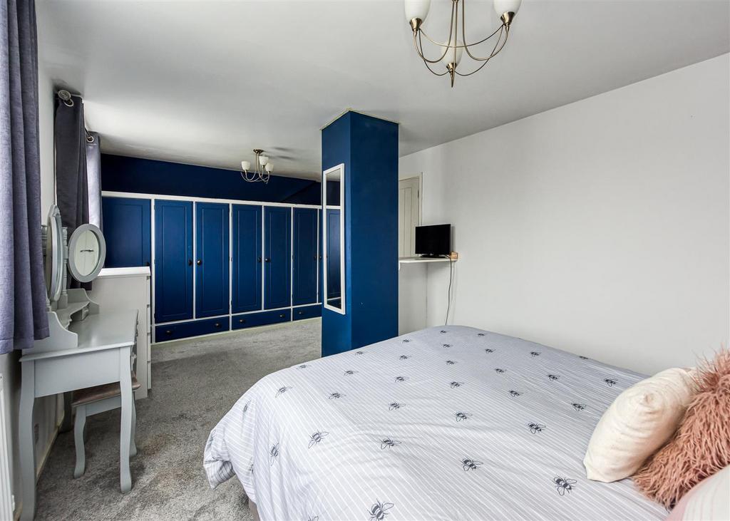 3 Chapel Close-Bedroom 1 (2).jpg