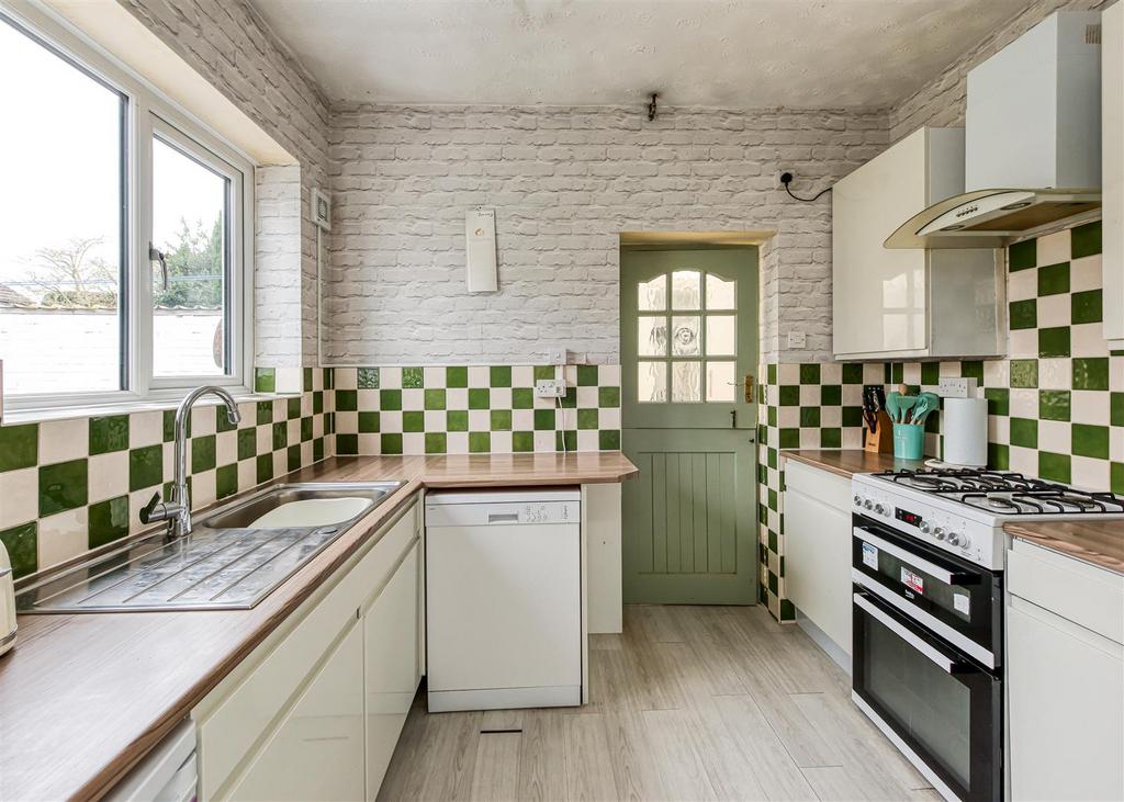 3 Chapel Close-Kitchen.jpg