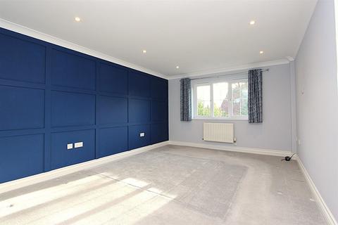 58b Cross Road, Tadworth, KT20 5ST