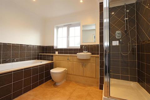 58b Cross Road, Tadworth, KT20 5ST