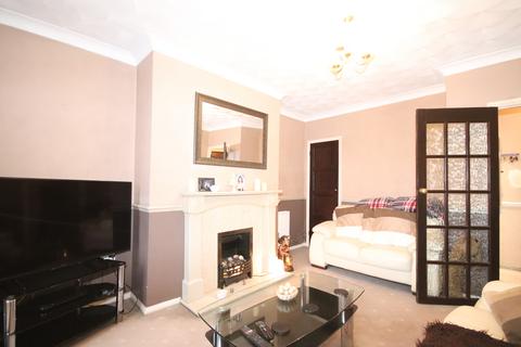 1 bedroom flat for sale, Halstead House, Romford RM3