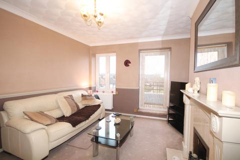 1 bedroom flat for sale, Halstead House, Romford RM3