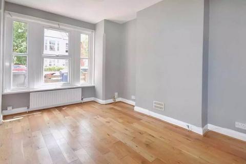 2 bedroom flat to rent, London W4