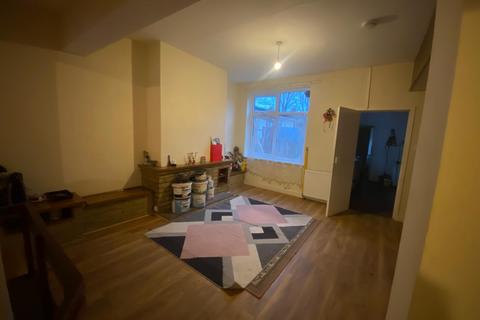 4 bedroom terraced house to rent, Elsenham Road, London E12