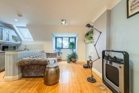 37 Armstrong Close, Newmarket, CB8 8HD