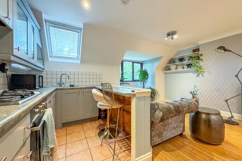 37 Armstrong Close, Newmarket, CB8 8HD