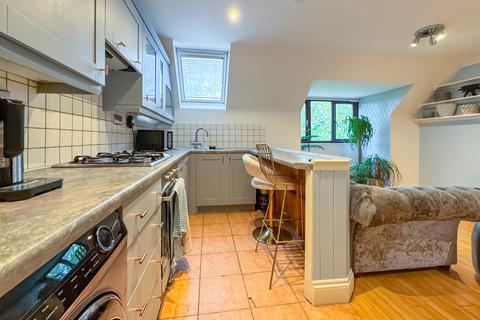 37 Armstrong Close, Newmarket, CB8 8HD