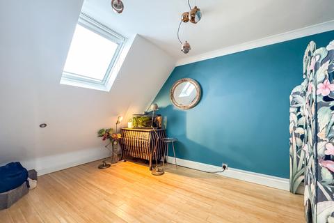 37 Armstrong Close, Newmarket, CB8 8HD