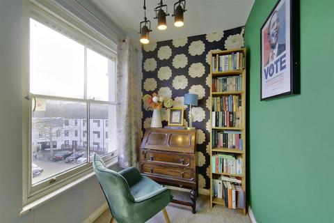 76d Wiltshire Road, London, SW9 7NH