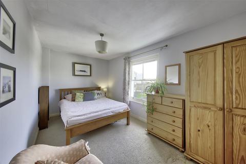 76d Wiltshire Road, London, SW9 7NH