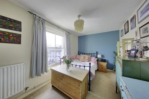 76d Wiltshire Road, London, SW9 7NH