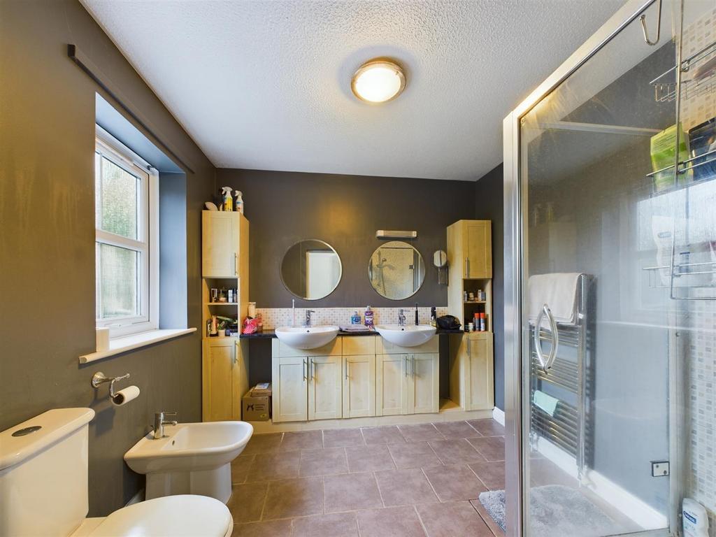 Ensuite.jpg