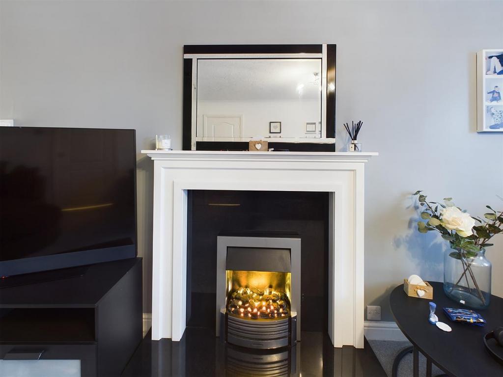 Lounge fire.jpg