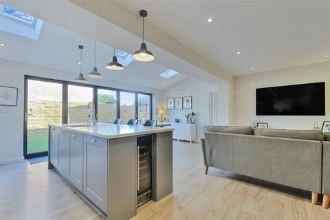 4 bedroom detached house for sale, Braithegayte, Wheldrake